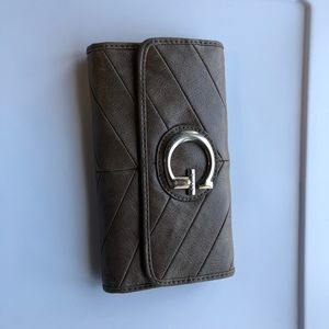 Guess wallet